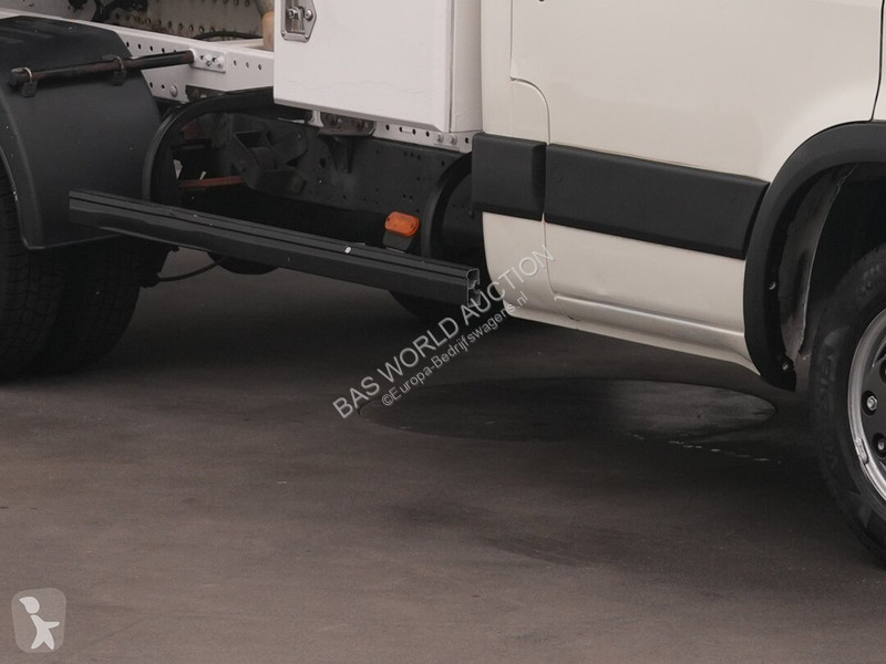 Véhicule utilitaire Iveco 35C13