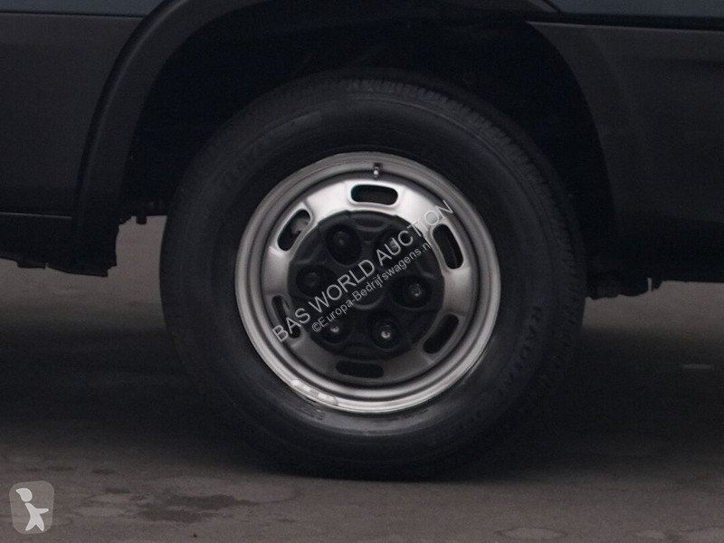 عربة نفعية Iveco 35C18