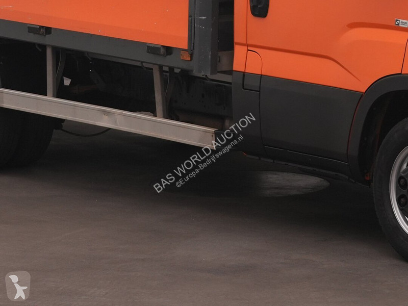 Véhicule utilitaire Iveco 35C14