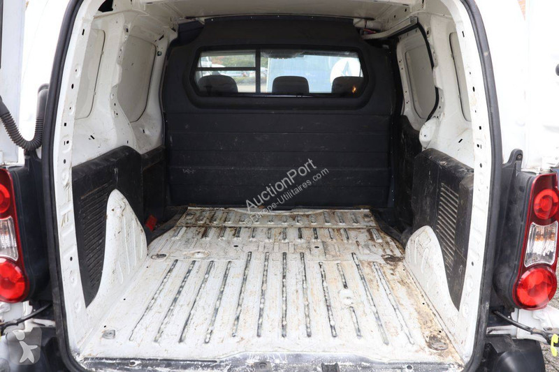 Véhicule utilitaire Peugeot