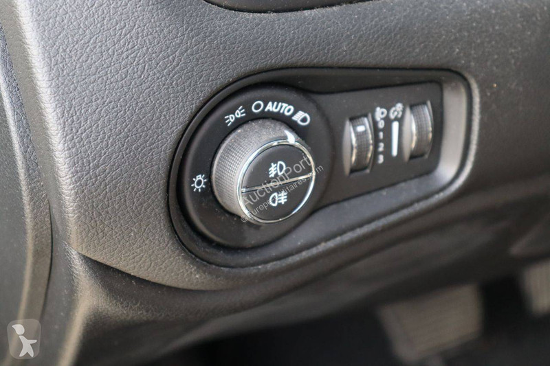 Véhicule utilitaire Jeep