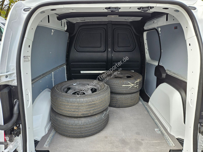 Véhicule utilitaire Mercedes 110 CDI...
