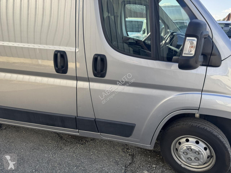 Véhicule utilitaire Opel MOVANO 3T5 L3H2 2.2...