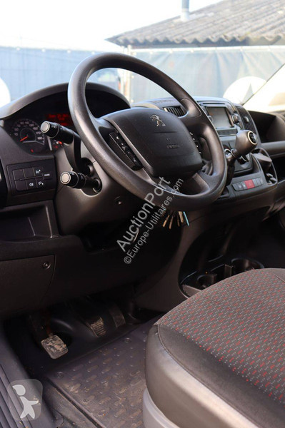 Véhicule utilitaire Peugeot