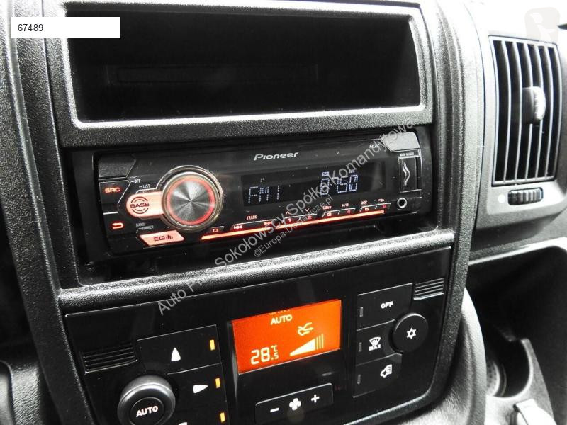 Autoutilitară Peugeot BOXER PLANDEKA WINDA 8...