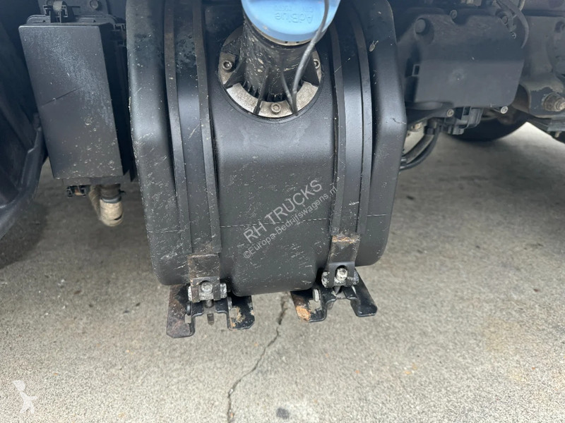 Véhicule utilitaire Nissan UNIT CABSTAR 35.13 +...