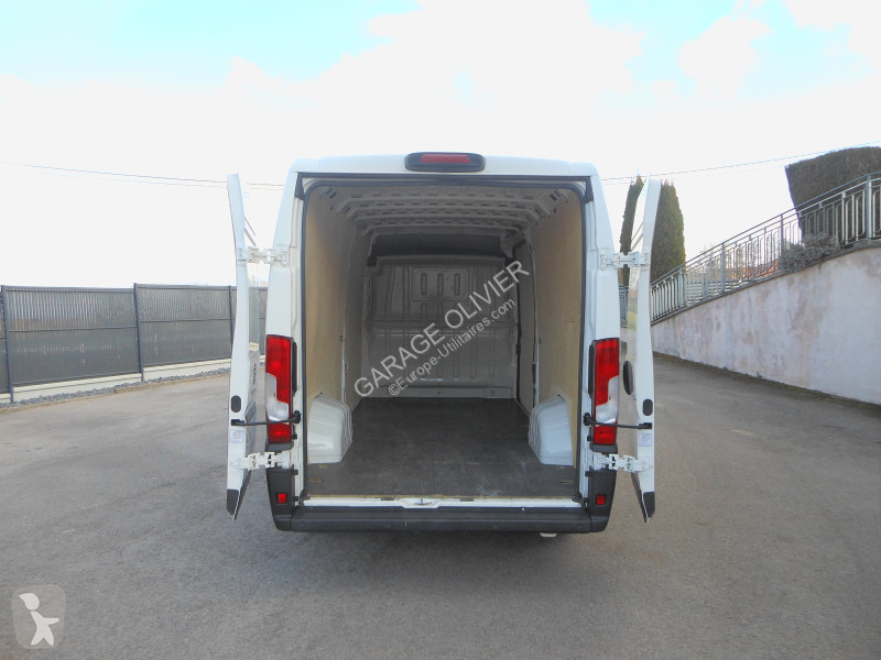 Véhicule utilitaire Peugeot 435 L4H2 2.2...