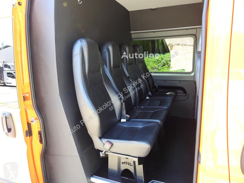 Véhicule utilitaire Peugeot BOXER FURGON...