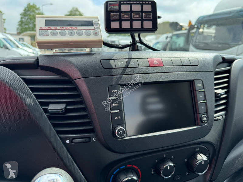 Véhicule utilitaire Iveco 35S14 APK 10-07-2026...