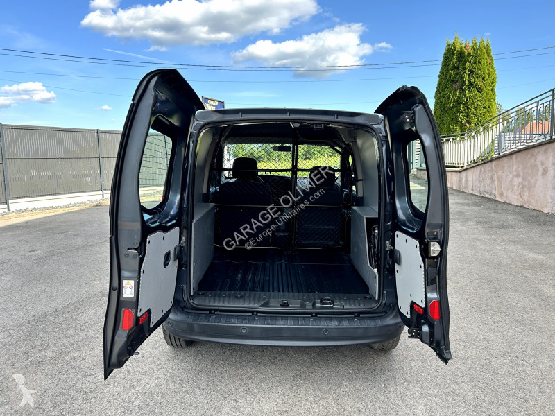 Véhicule utilitaire Mercedes Compact 109 1.5...