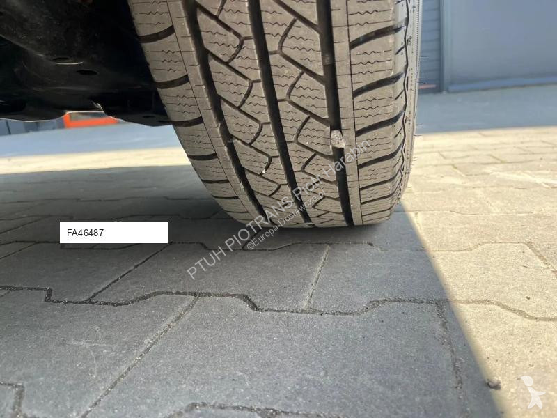 Véhicule utilitaire Ford TOURNEO CUSTOM...