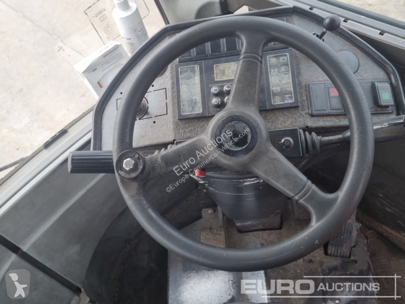 Véhicule utilitaire  RT222