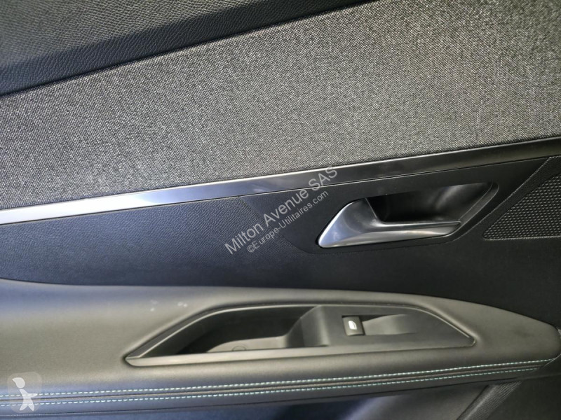 عربة نفعية Peugeot 5008 1.5 BlueHDi - 130 - BV...