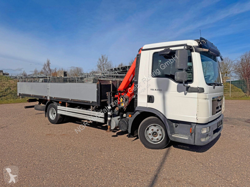 عربة نفعية MAN 8.220 4X2 Pritsche mit Kran...