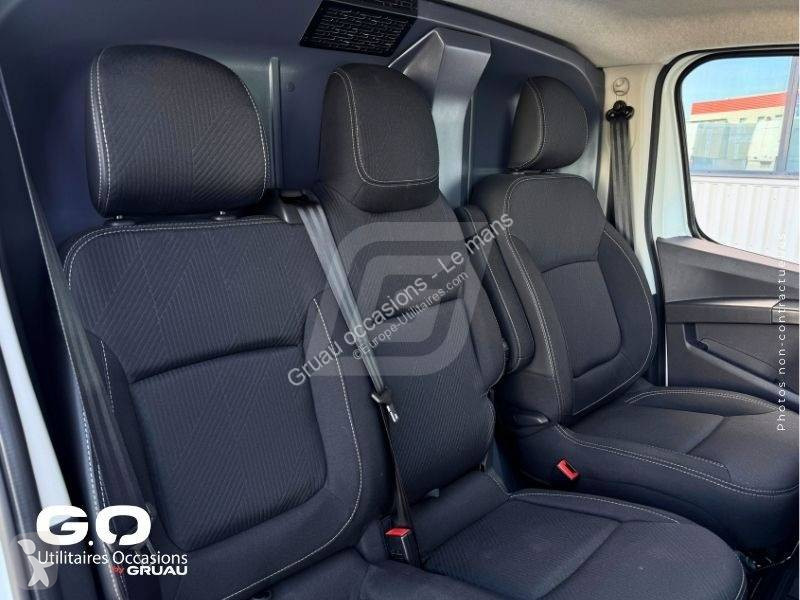 Véhicule utilitaire Nissan