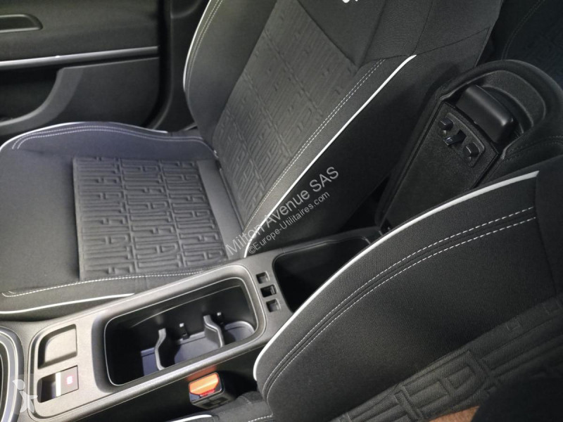 Samochód dostawczy Fiat FIAT 600 1.2 Hybrid -...