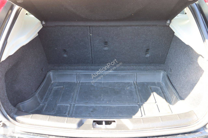 عربة نفعية Volvo