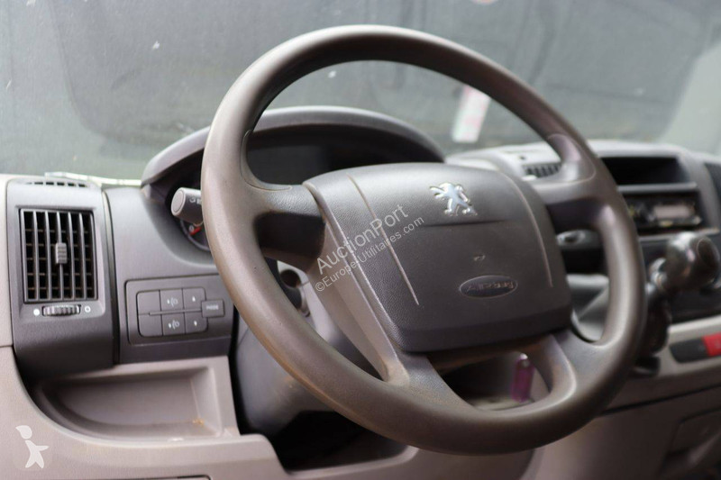 Véhicule utilitaire Peugeot