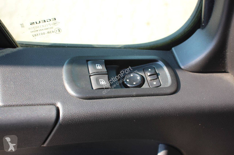 عربة نفعية Renault Crossover