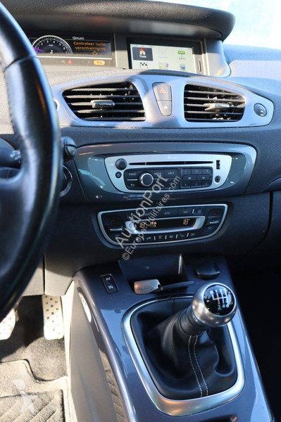 عربة نفعية Renault  Scénic