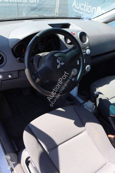 Samochód dostawczy Mitsubishi