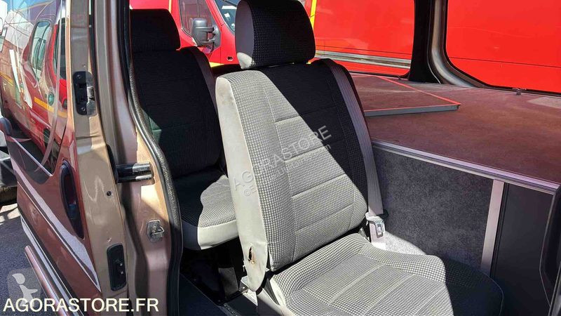 Véhicule utilitaire Opel VIVARO