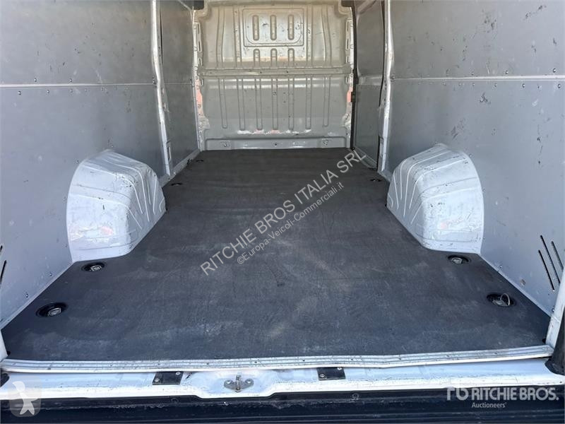 Комерційні автомобілі Opel 2.2