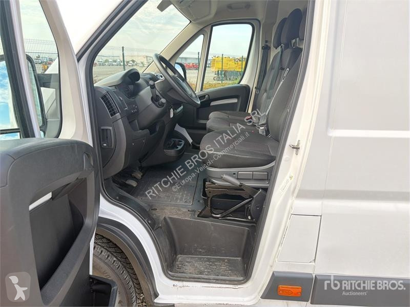 Véhicule utilitaire Opel 2.2
