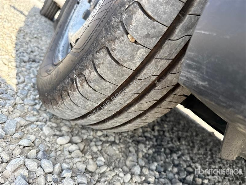 Комерційні автомобілі Volkswagen Cargo Van