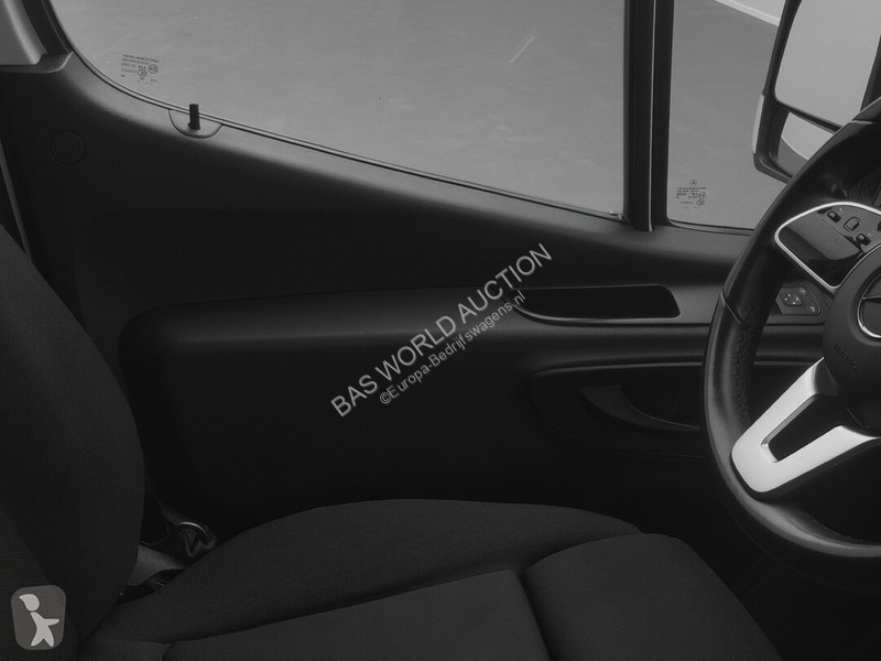 Лекотоварен автомобил Mercedes 315 CDI