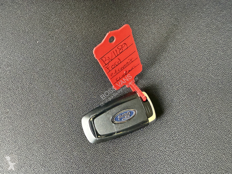 Лекотоварен автомобил Ford 71kWh 136PK...