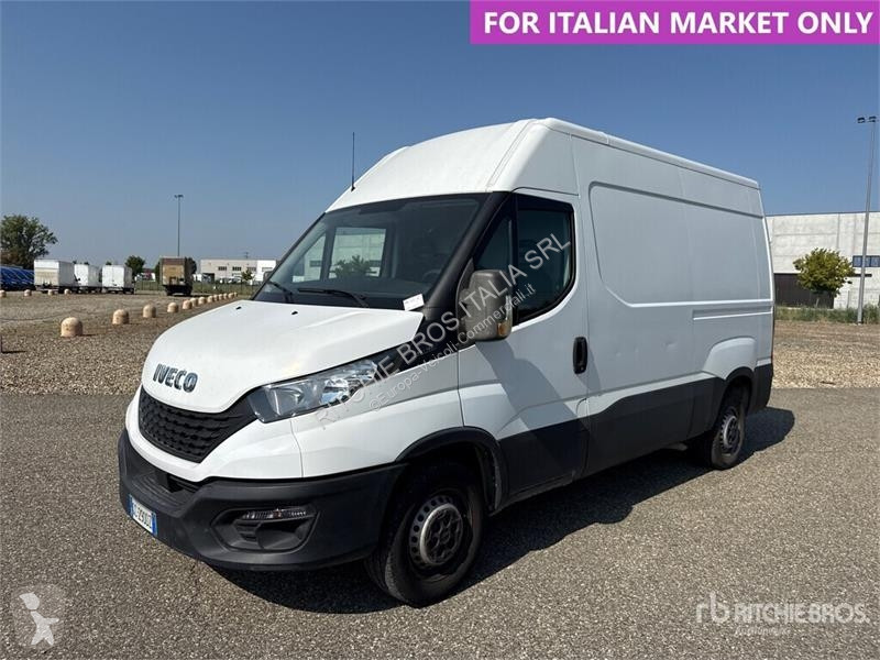Užitkové vozidlo Iveco 35-120 Cargo Van