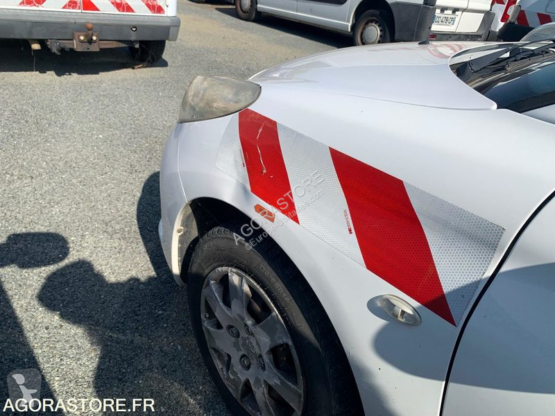 Véhicule utilitaire Peugeot 206