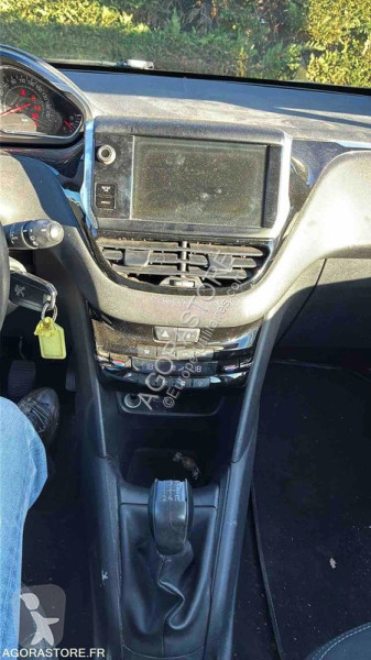Véhicule utilitaire Peugeot 208