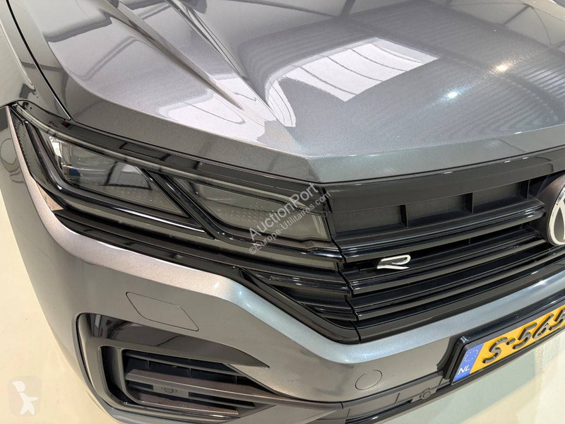 Volkswagen R van
