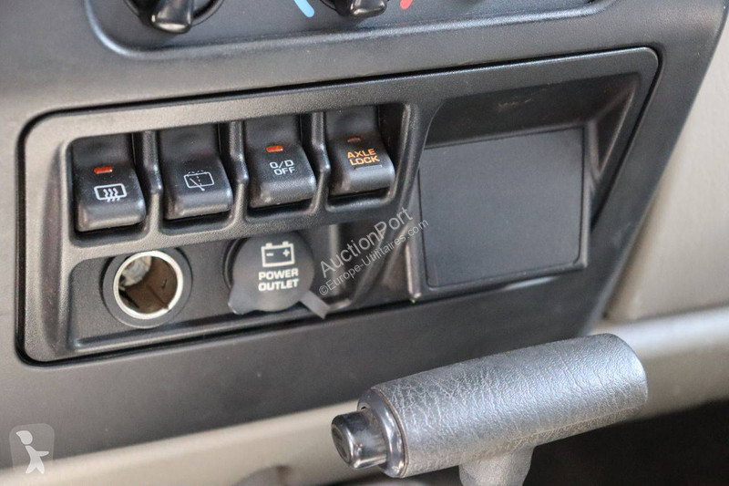 عربة نفعية Jeep