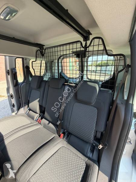Véhicule utilitaire Ford