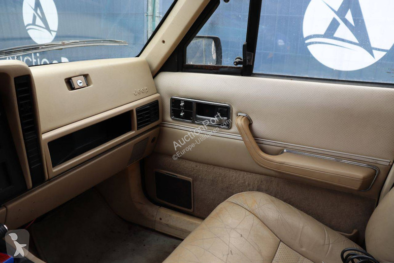 Véhicule utilitaire Jeep Limited