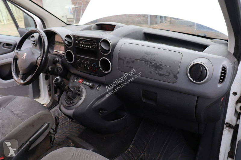 Véhicule utilitaire Peugeot 120 L1 1.6HDIF...