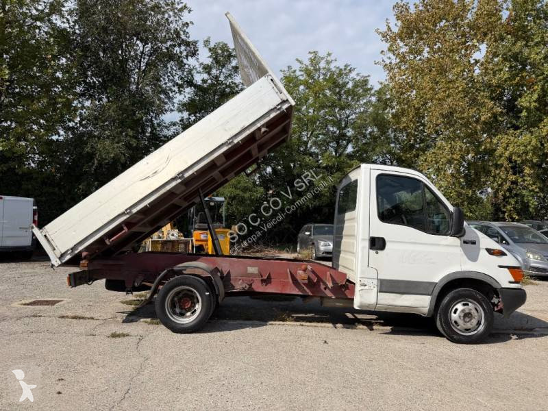 Véhicule utilitaire Iveco 35C09