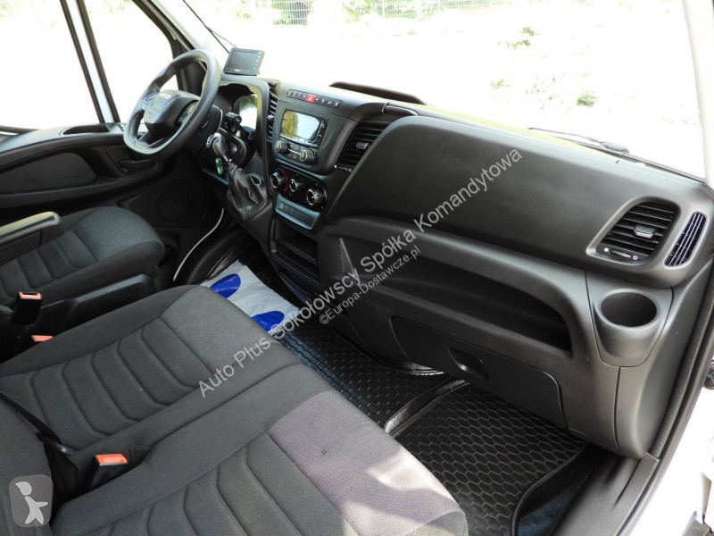 Véhicule utilitaire Iveco 35S16 DAILY