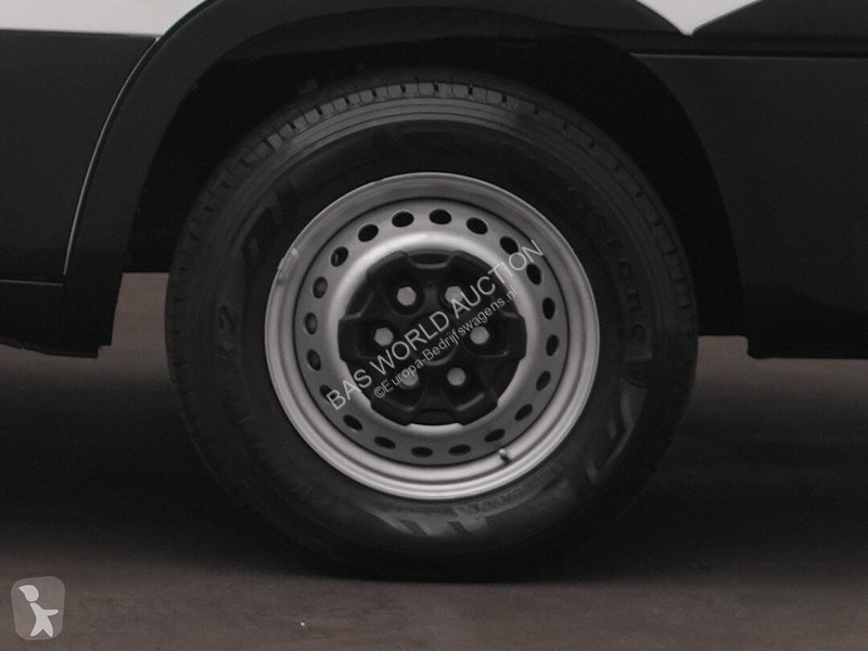 Véhicule utilitaire Iveco 35S16