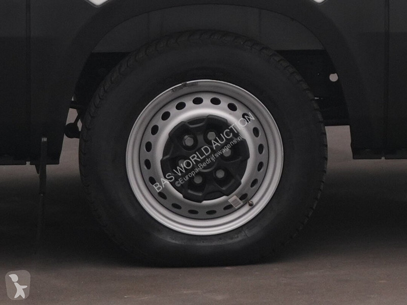 Véhicule utilitaire Iveco 35S16