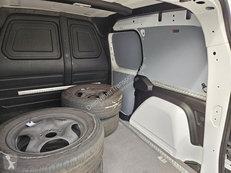 Véhicule utilitaire Mercedes 110 CDI...