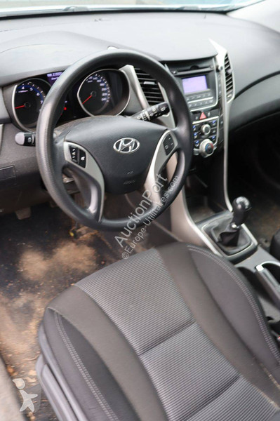 Hyundai i30 van