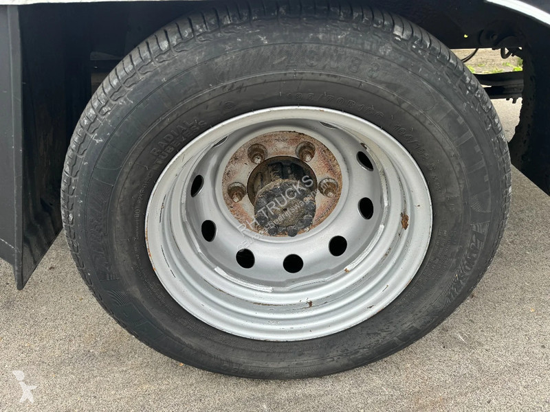Véhicule utilitaire Nissan UNIT CABSTAR 35.13 +...