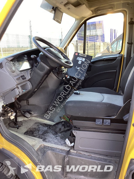 Véhicule utilitaire Iveco 35S11