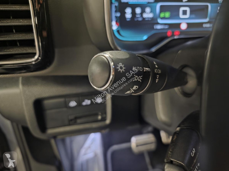 Véhicule utilitaire Citroën C5 AIRCROSS 2.0...
