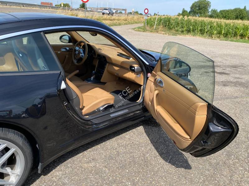 Véhicule utilitaire Porsche