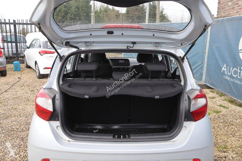 عربة نفعية Hyundai i10